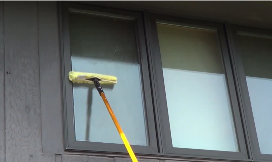 HOA community homes window cleaning