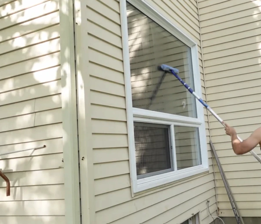 House window cleaning by expert local cleaner