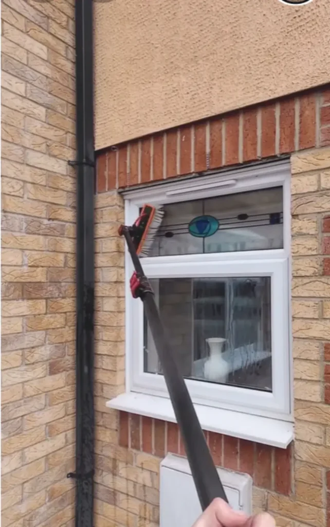 Our HOA San Clemente work for cleaning windows