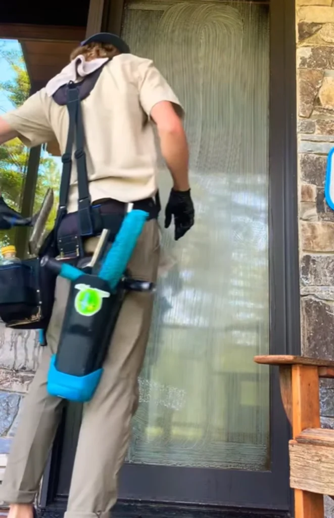 Our trusted cleaner on San Clemente Commercial Window cleaning