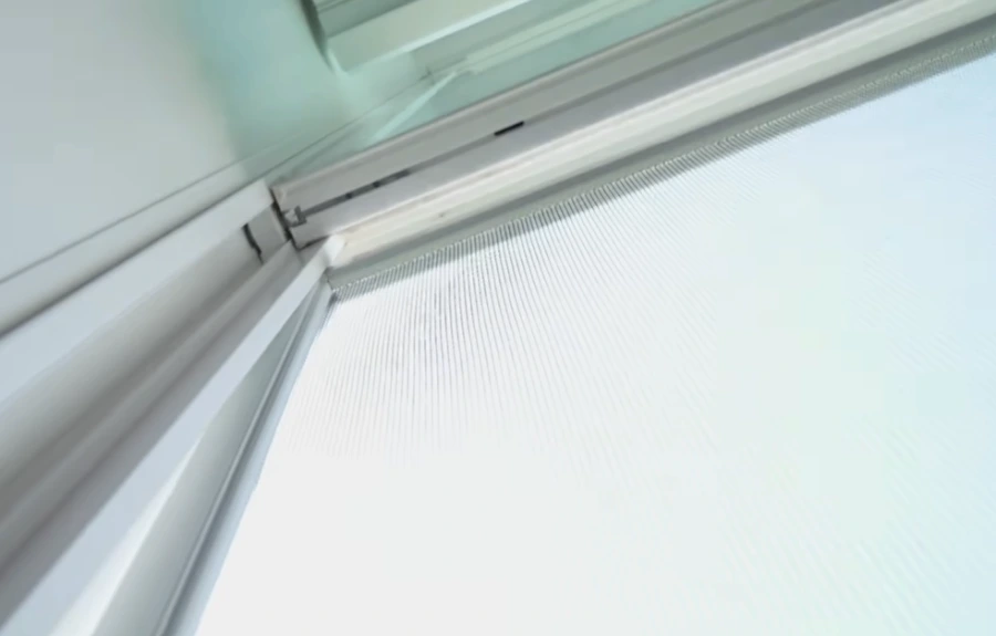 Window screen cleaning