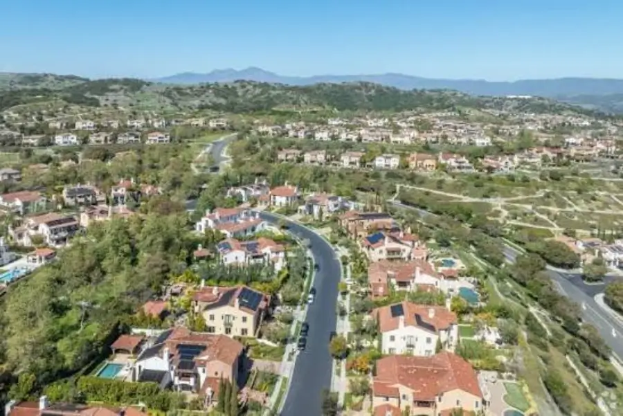 Recurring window cleaning in Talega San Clemente master-planned community, 92673